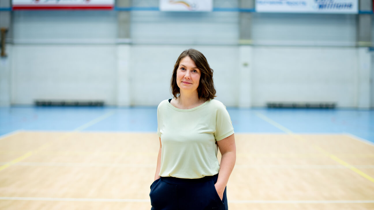 Portret van Joyce Larivière internaatmedewerker in de Topsportschool Volleybal in Vilvoorde