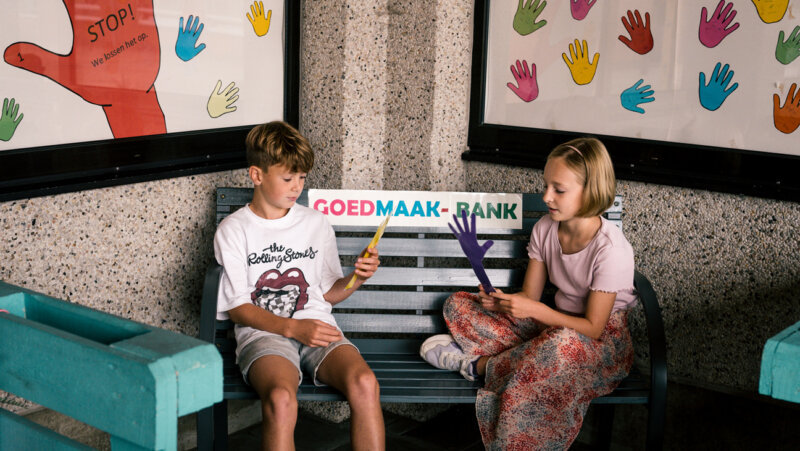 goedmaakbankje om pesten te voorkomen